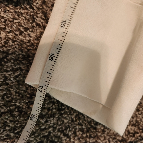 Elegant Maje White Blazer Open front v Neck Fashion. Layering - Picture 6 of 9